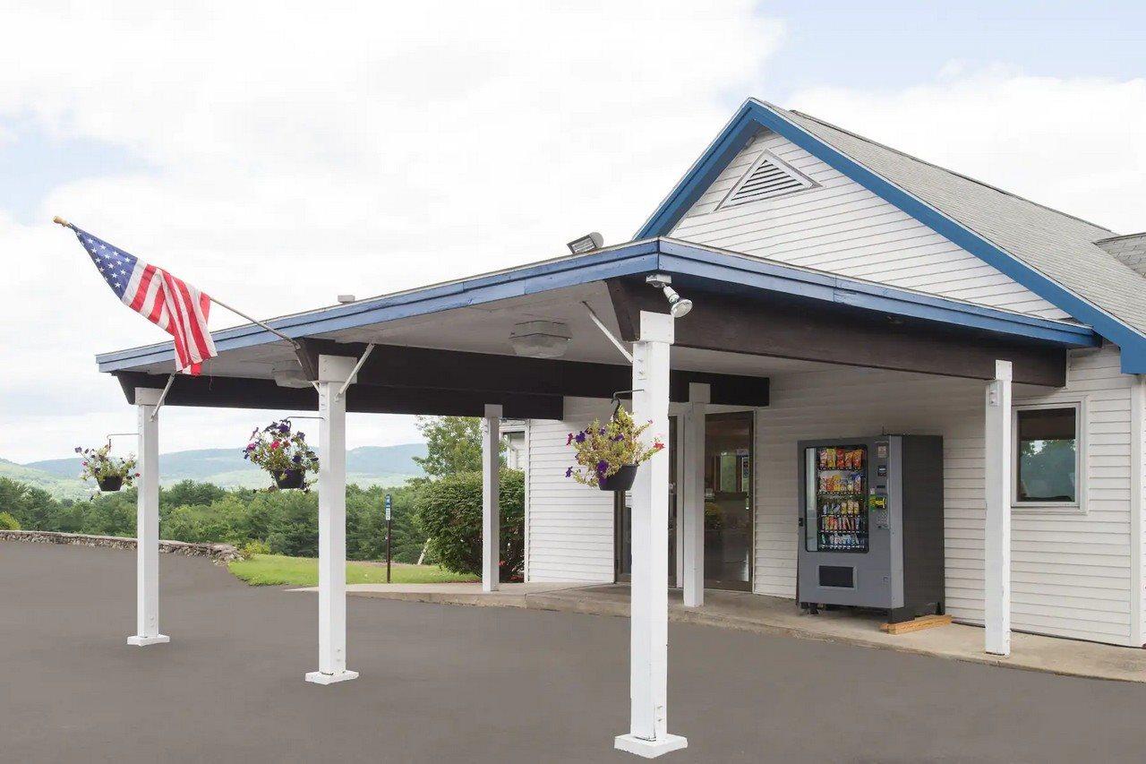 Travelodge By Wyndham George Ny Lake George