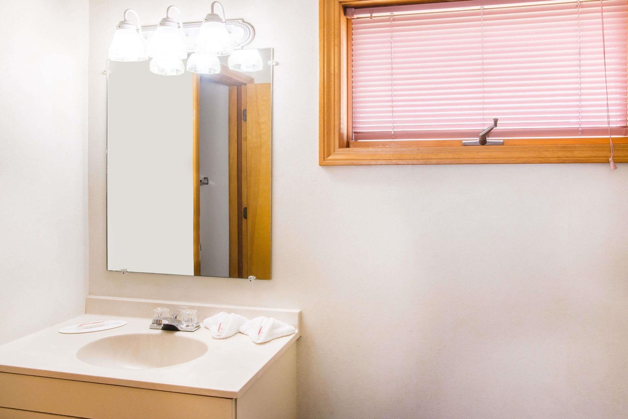 Travelodge By Wyndham George Ny Motel 2*