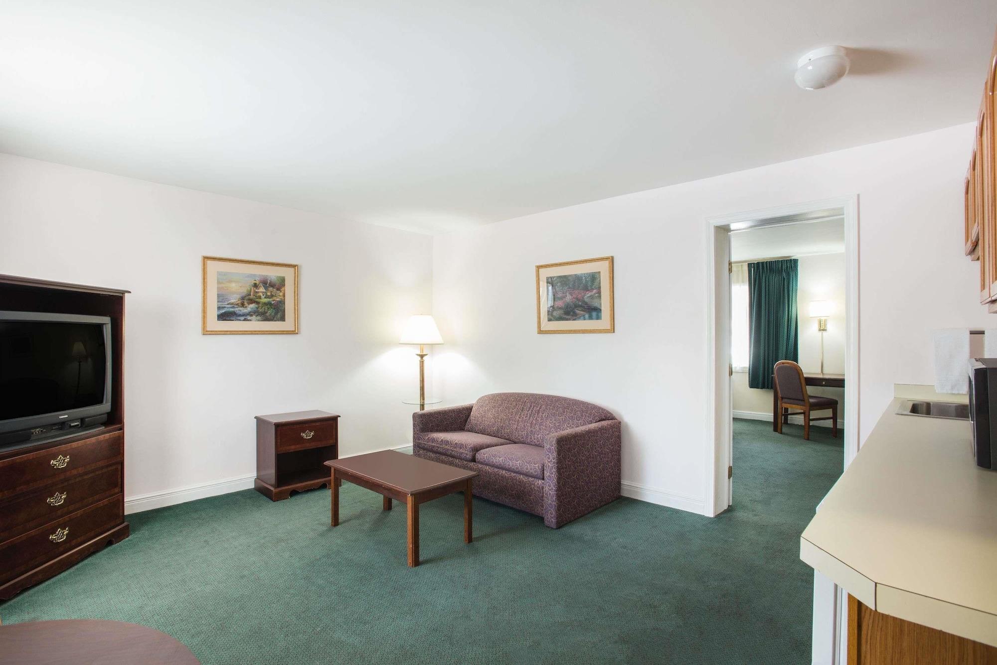 Motel Travelodge By Wyndham George Ny Lac George